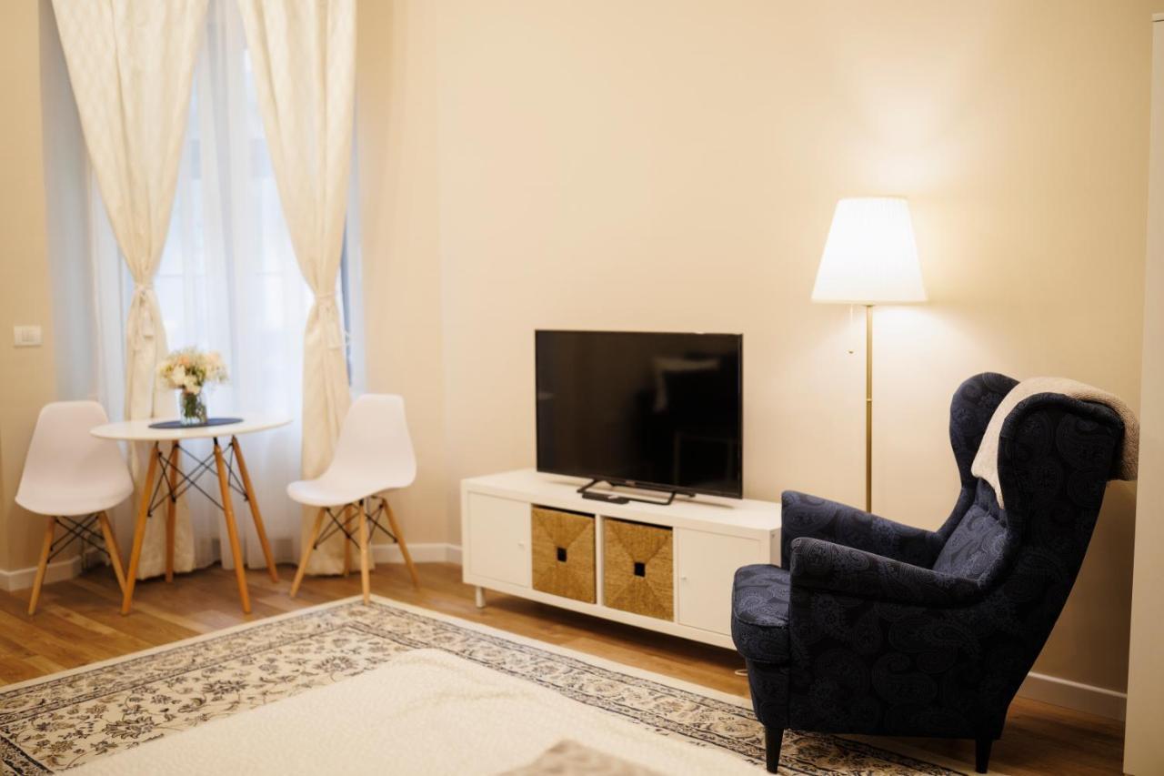 Jolie Flat In The Heart Of The City Timisoara Exterior foto