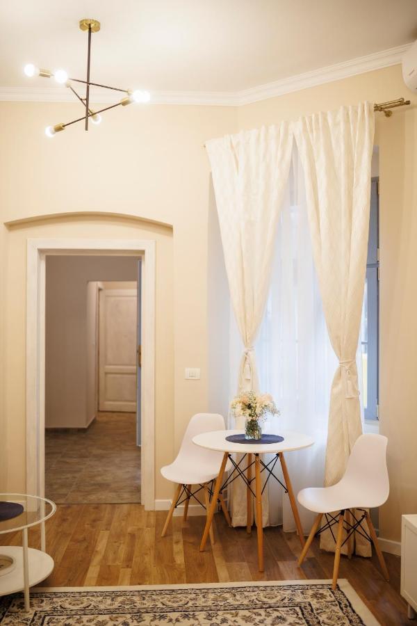 Jolie Flat In The Heart Of The City Timisoara Exterior foto